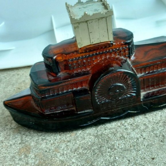 Vintage Avon "NATCHEZ Decanter Steamboat Glass - Picture 3 of 12